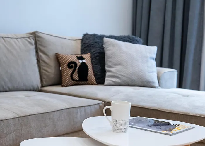 Modern & Stylish Sea Apartment With Parking