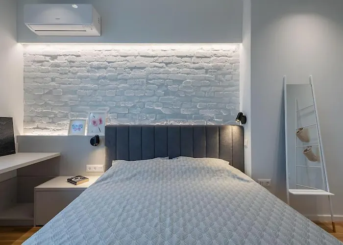 Modern & Stylish Sea Apartment With Parking